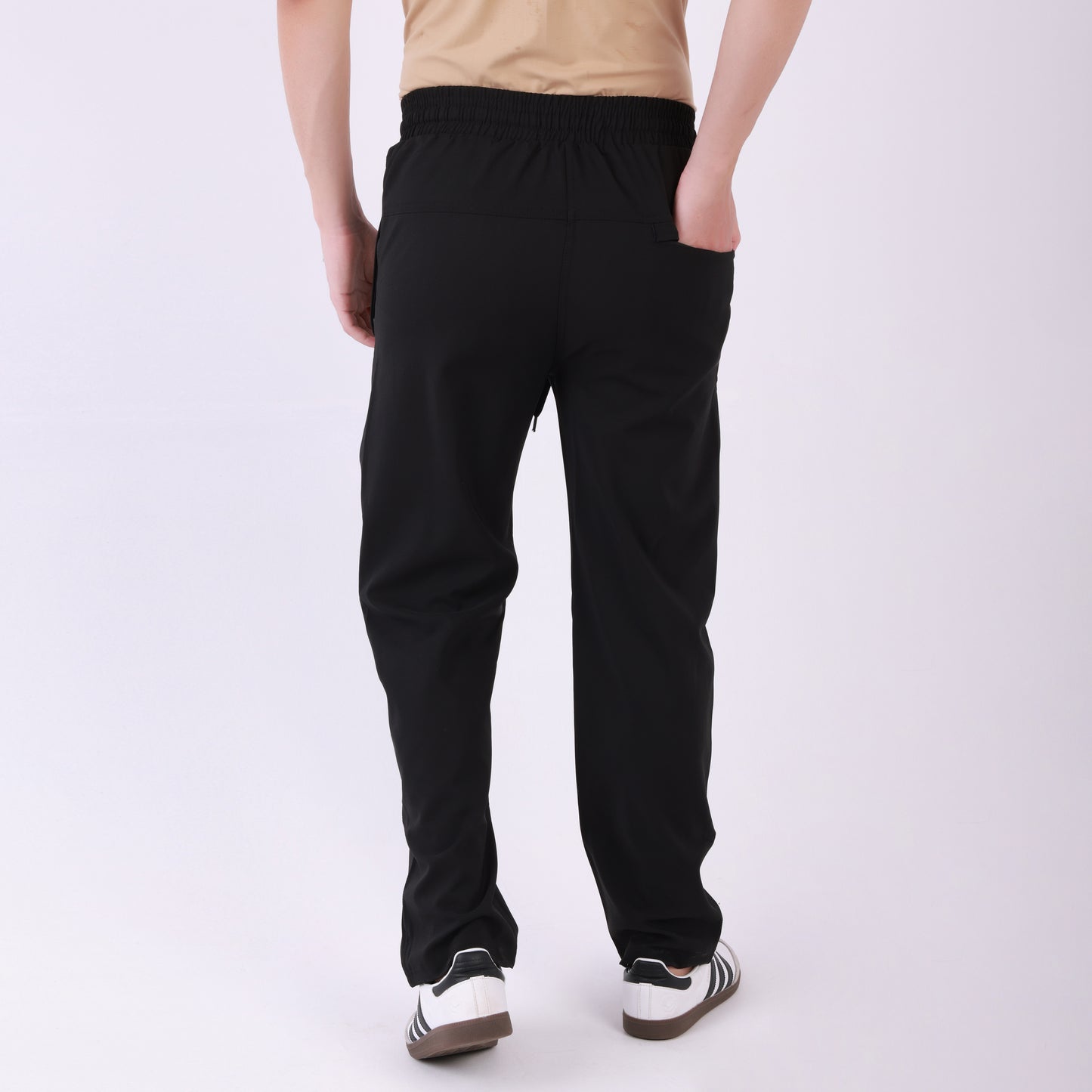 Lionies Classic Black Joggers – Minimal & Sleek