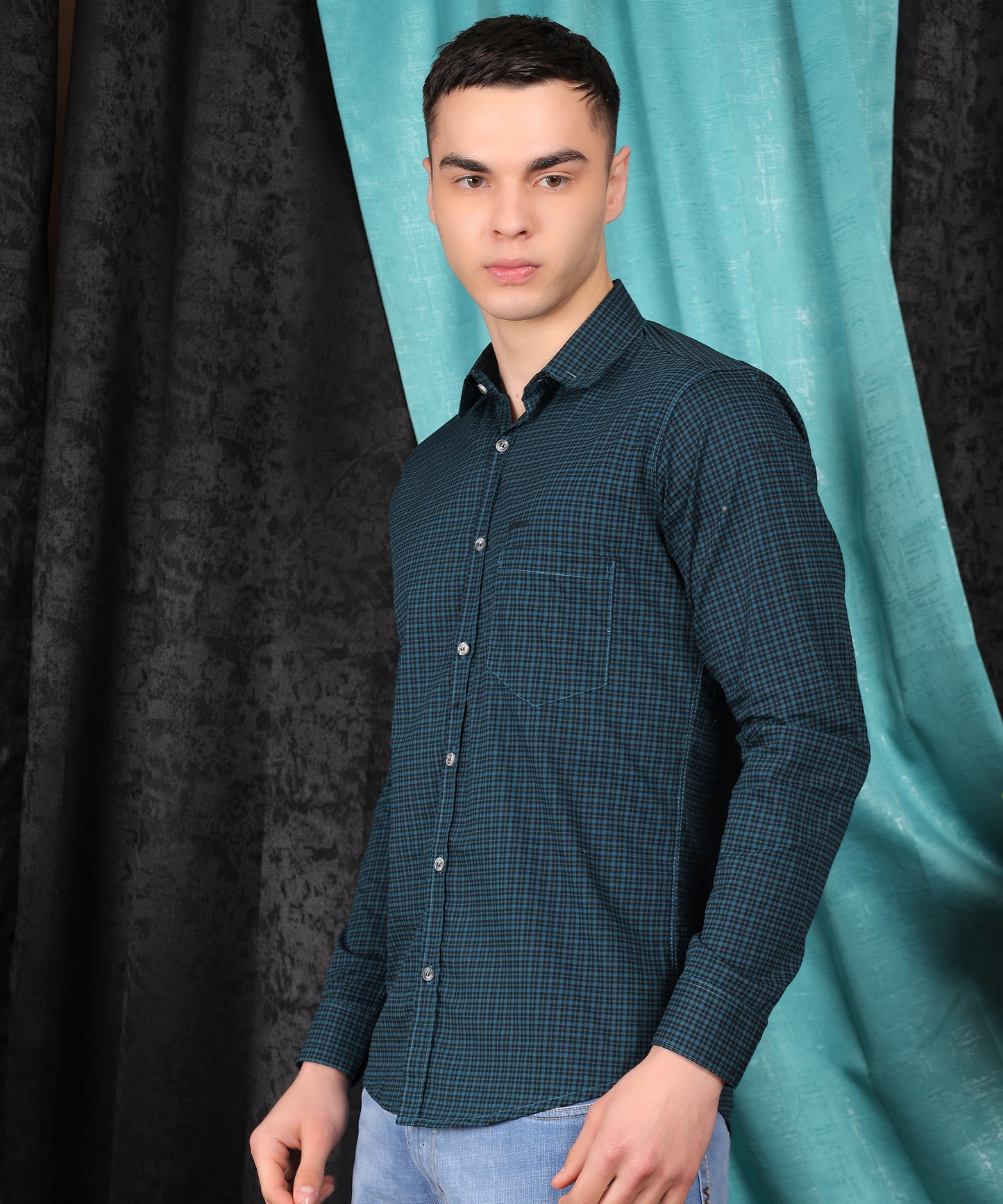Lionies Men Green Regular Fit Check Full Sleeves Cotton Shirt