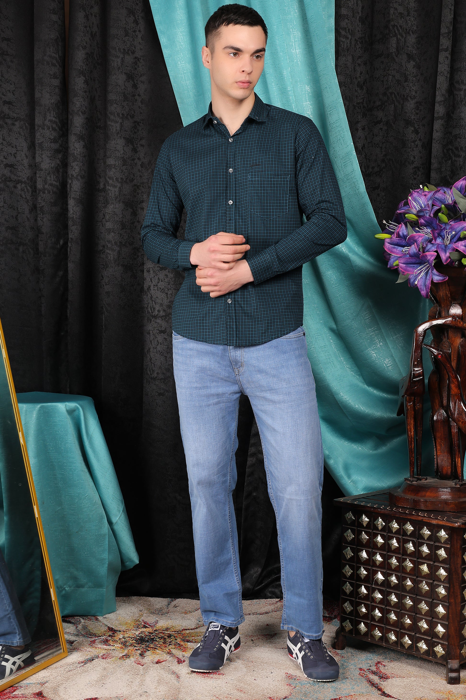Lionies Men Green Regular Fit Check Full Sleeves Cotton Shirt